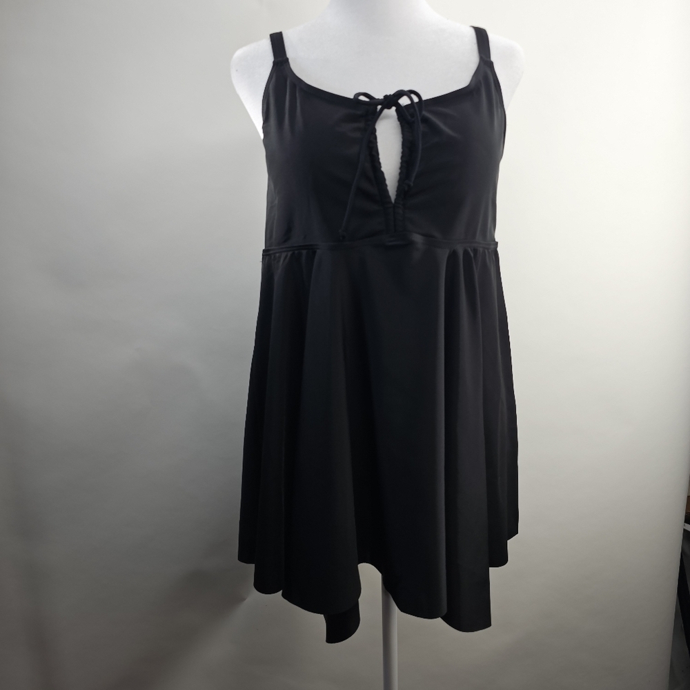 Two piece tanki swimsuit. Black. Size large new without tags